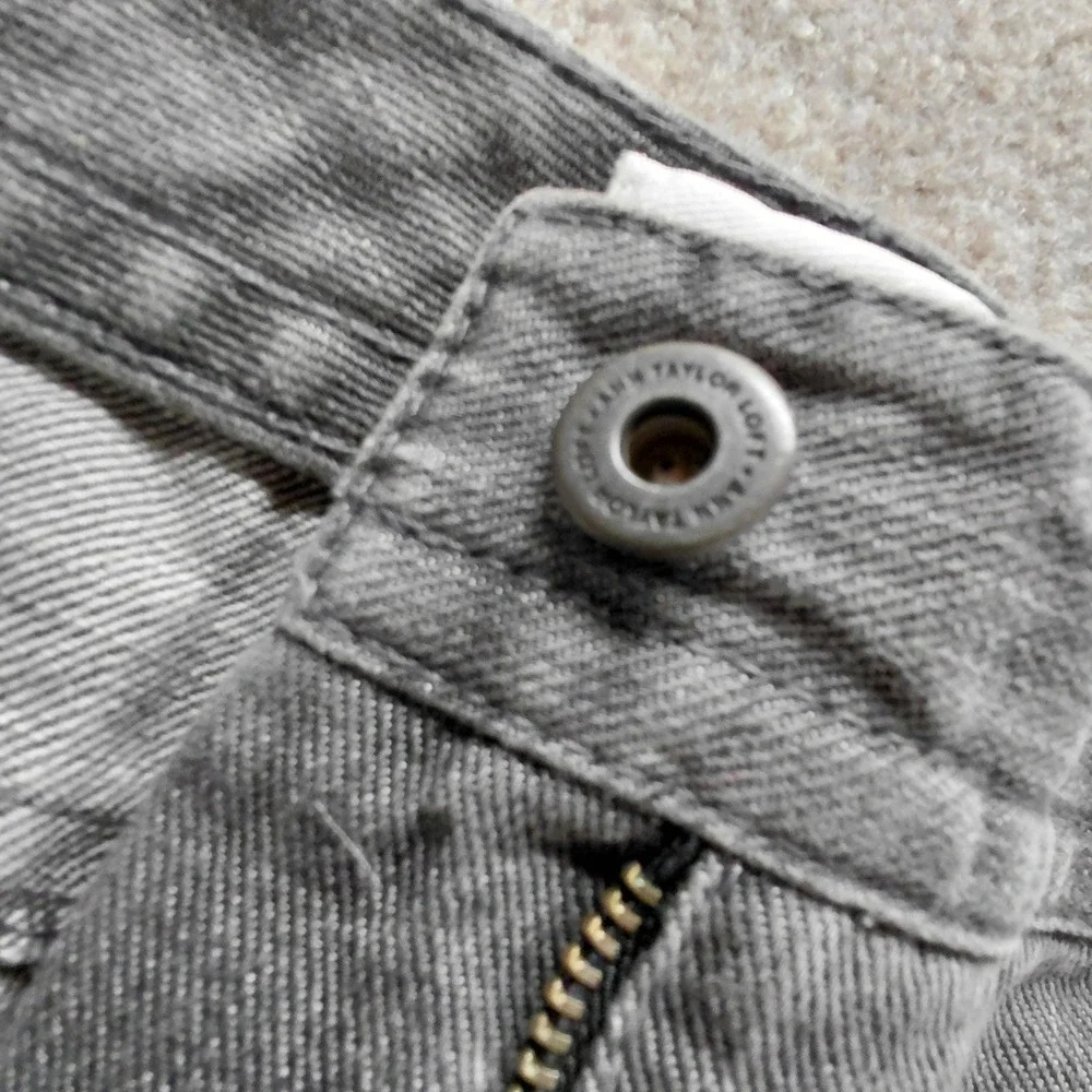 Ann Taylor LOFT Womens 10 Denim Gray Skirt Raw Hem Distressed Grunge Goth Witchy
